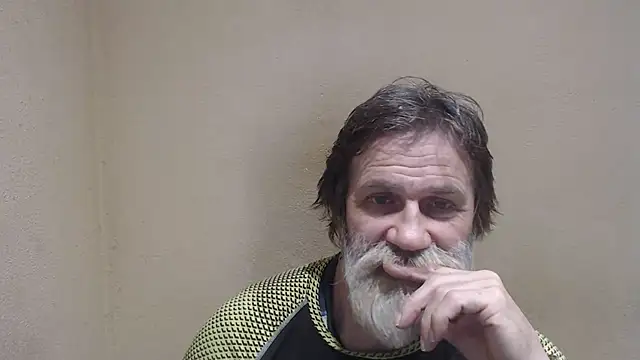 Snapshot of AlexNudo chatting on 01.27.25 AlexNudo online show from 01.27.25