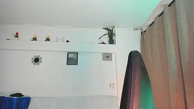 Sinthia Collins online show from 04.11.26