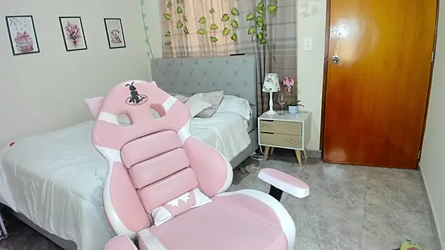 charlott7 online show from 10.06.25