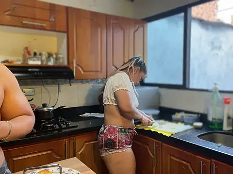 Snapshot of Im_sophiie chatting on 12.08.24 Im sophiie online show from 12.08.24