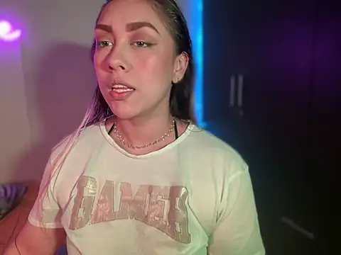 Snapshot of Im_sophiie chatting on 01.28.25 Im sophiie online show from 01.28.25