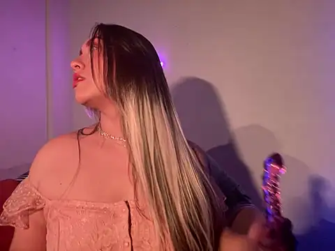 Snapshot of Im_sophiie chatting on 02.06.25 Im sophiie online show from 02.06.25