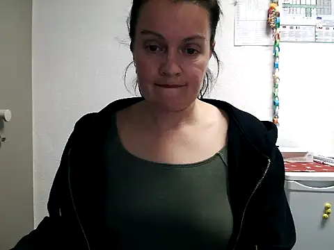 LoveNBloom online show from 03.19.25