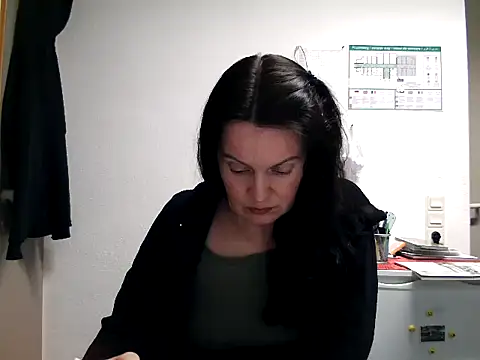 LoveNBloom online show from 04.06.26