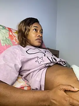  yisela  online show from 10.12.25