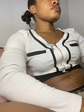  yisela  online show from 02.08.26