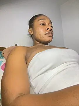  yisela  online show from 04.18.26