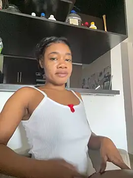 Snapshot of _yisela_ chatting on 06.12.26 yisela online show from 06.12.26