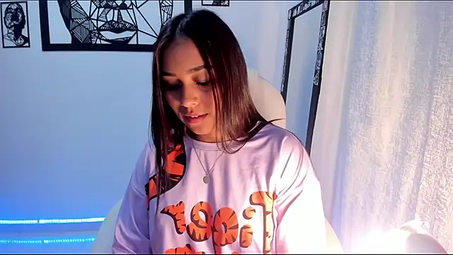 Snapshot of Ciara8 chatting on 02.09.25 Ciara8 online show from 02.09.25