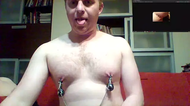 Snapshot of Matttthees chatting on 03.09.25 Matttthees online show from 03.09.25