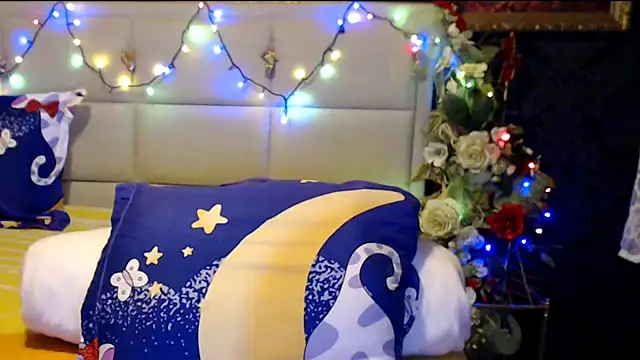 Snapshot of HappyWomanOn chatting on 02.15.25 HappyWomanOn online show from 02.15.25