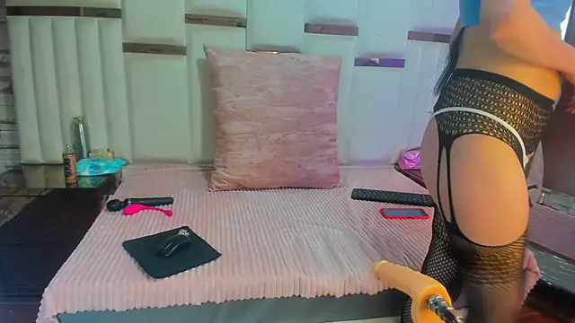 Snapshot of ArianaSmith69 chatting on 02.19.25 ArianaSmith69 online show from 02.19.25
