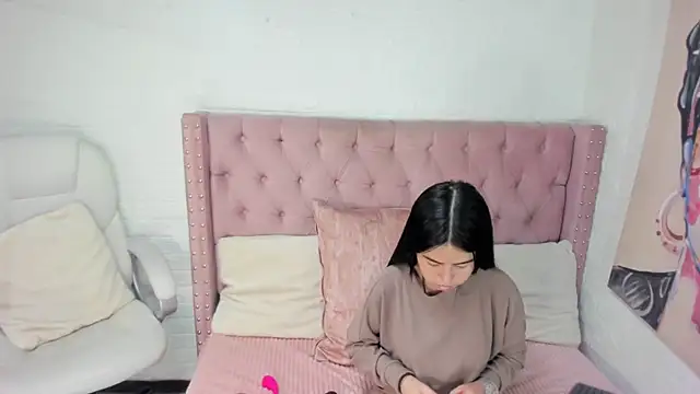 Snapshot of ArianaSmith69 chatting on 02.22.25 ArianaSmith69 online show from 02.22.25