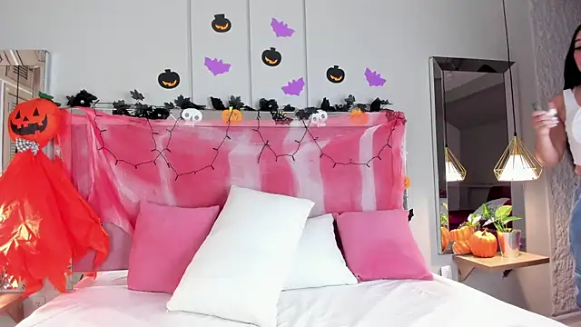 Ahincale online show from 10.31.25