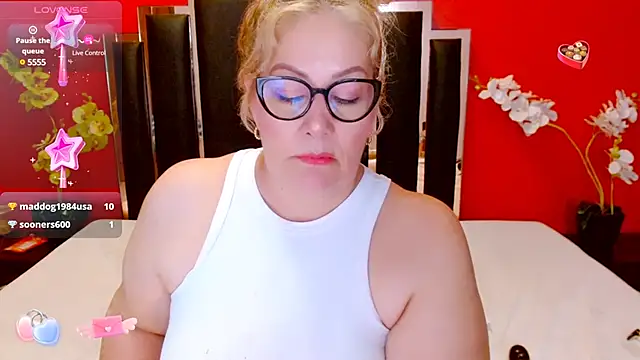 Snapshot of Nayla_Garner chatting on 02.04.25 Nayla Garner online show from 02.04.25