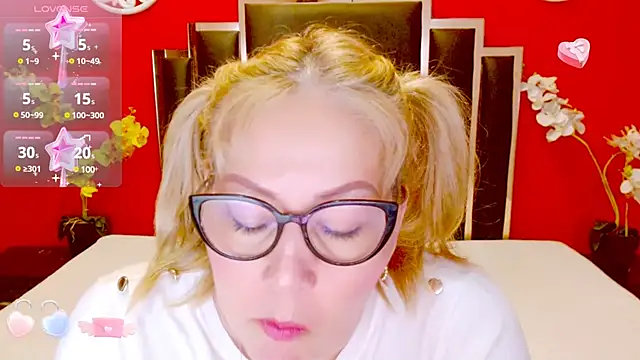 Snapshot of Nayla_Garner chatting on 02.16.25 Nayla Garner online show from 02.16.25