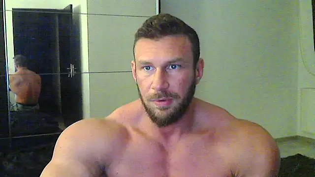 Snapshot of muscularkevin chatting on 03.11.25 muscularkevin online show from 03.11.25