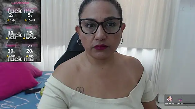 Snapshot of Katha_Marck chatting on 01.25.25 Katha Marck online show from 01.25.25