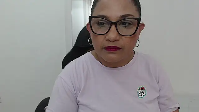 Snapshot of Katha_Marck chatting on 10.22.25 Katha Marck online show from 10.22.25