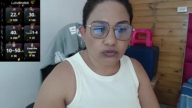 Snapshot of Katha_Marck chatting on 11.21.25 Katha Marck online show from 11.21.25