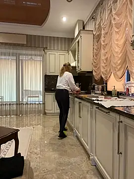 Amazoniiaa online show from 03.03.25