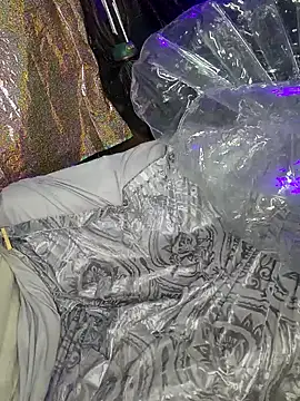 Hotredheadandtoungelasher online show from 12.31.24