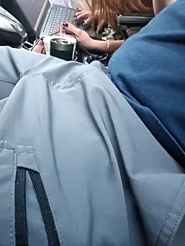 Hotredheadandtoungelasher online show from 02.27.25