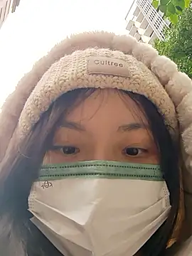 Snapshot of TBgril chatting on 02.18.26 TBgril online show from 02.18.26