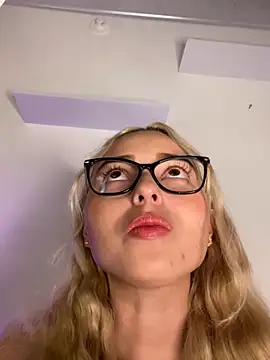 Irisweet  online show from 01.12.25