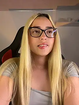 Irisweet  online show from 02.22.25