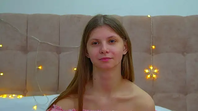 Snapshot of AudreyBarlow chatting on 12.28.24 AudreyBarlow online show from 12.28.24