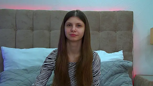 Snapshot of AudreyBarlow chatting on 02.19.25 AudreyBarlow online show from 02.19.25