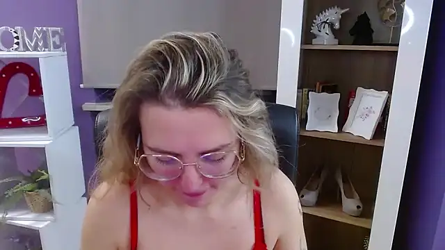 Zoey Erotic online show from 12.19.25