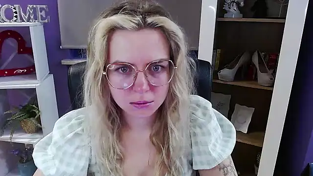 Zoey Erotic online show from 02.27.26