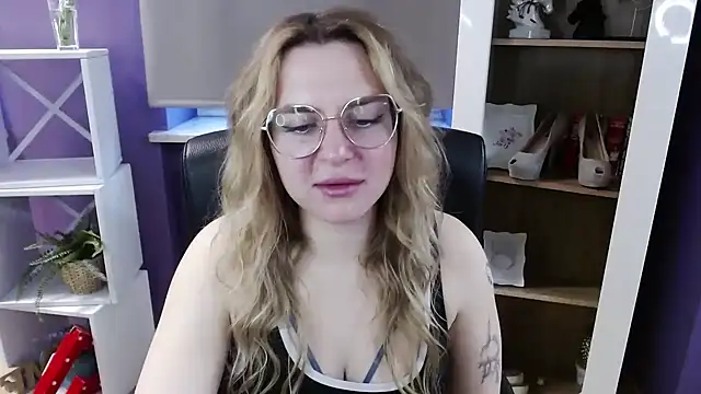 Zoey Erotic online show from 04.17.26