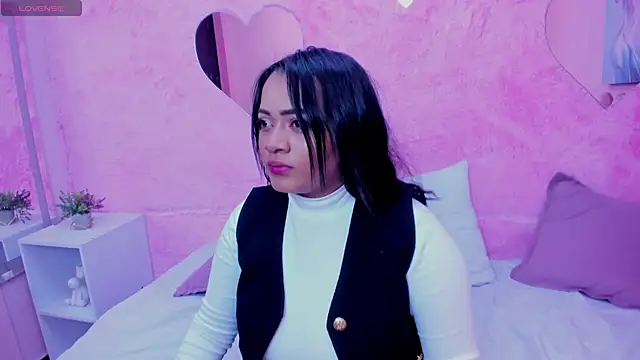 Snapshot of Sariitaa_ chatting on 02.08.25 Sariitaa online show from 02.08.25