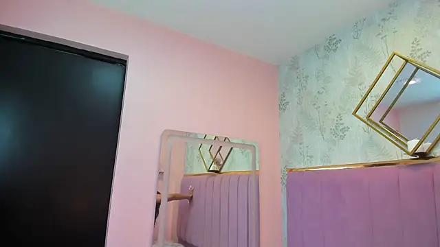 Snapshot of Sariitaa_ chatting on 03.22.25 Sariitaa online show from 03.22.25