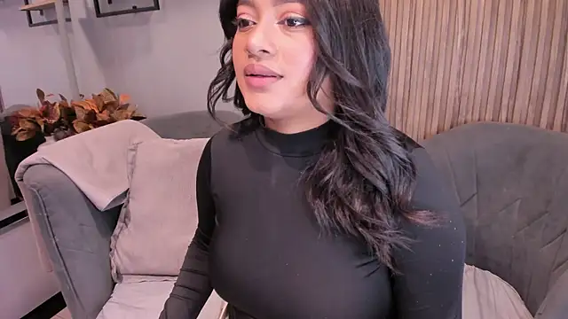 Snapshot of Sariitaa_ chatting on 11.15.25 Sariitaa online show from 11.15.25