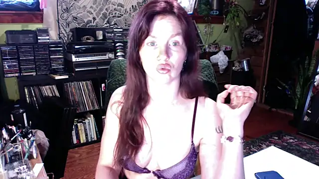 Snapshot of courtneyoccult chatting on 09.13.25 courtneyoccult online show from 09.13.25