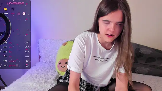 Snapshot of Ema_X_Love chatting on 02.05.26 Ema X Love online show from 02.05.26