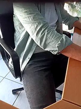 Snapshot of Laviestbelle chatting on 11.03.25 Laviestbelle online show from 11.03.25