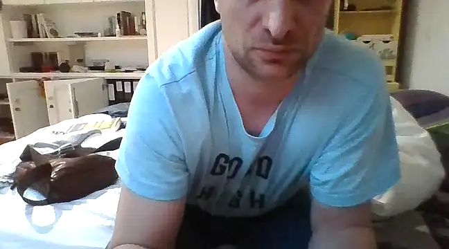 Snapshot of MmaxX004 chatting on 02.22.25 MmaxX004 online show from 02.22.25