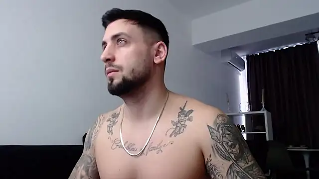 Snapshot of _DylanGreen chatting on 03.18.25 DylanGreen online show from 03.18.25