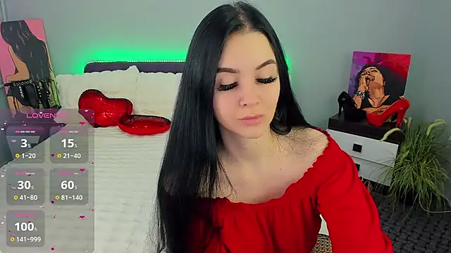 Snapshot of KeiraChoCo chatting on 10.24.25 KeiraChoCo online show from 10.24.25