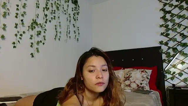 Snapshot of 3littleschoolteens chatting on 10.12.25 3littleschoolteens online show from 10.12.25