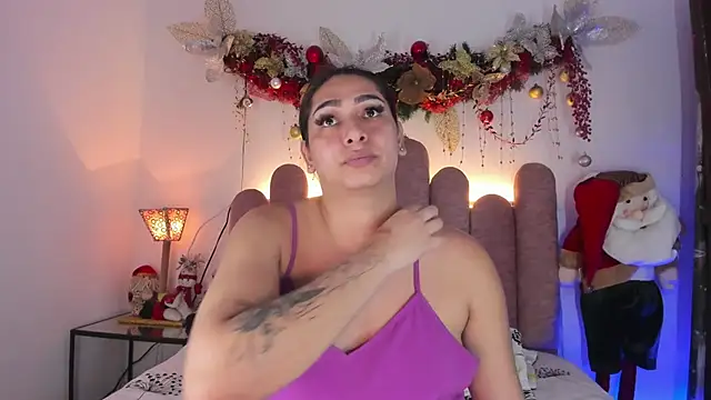 Snapshot of ISABELLASSMITH chatting on 12.19.24 ISABELLASSMITH online show from 12.19.24