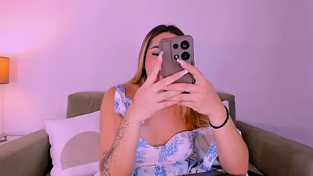 Snapshot of ISABELLASSMITH chatting on 03.11.25 ISABELLASSMITH online show from 03.11.25