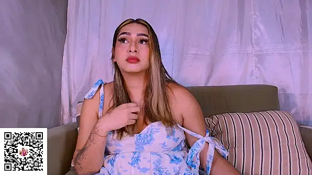 Snapshot of ISABELLASSMITH chatting on 10.04.25 ISABELLASSMITH online show from 10.04.25