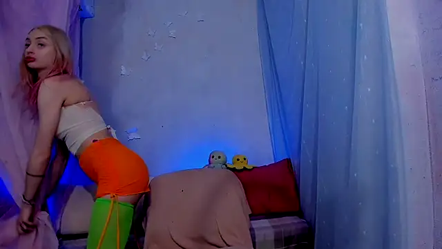 LickLizzy online show from 01.17.25