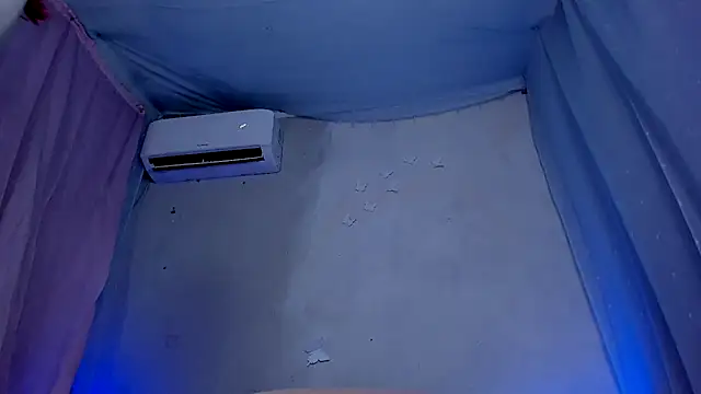 LickLizzy online show from 02.10.25